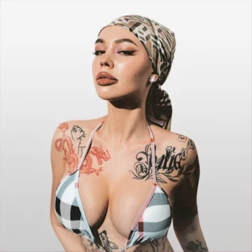 Инстасамка QUEEN OF RAP